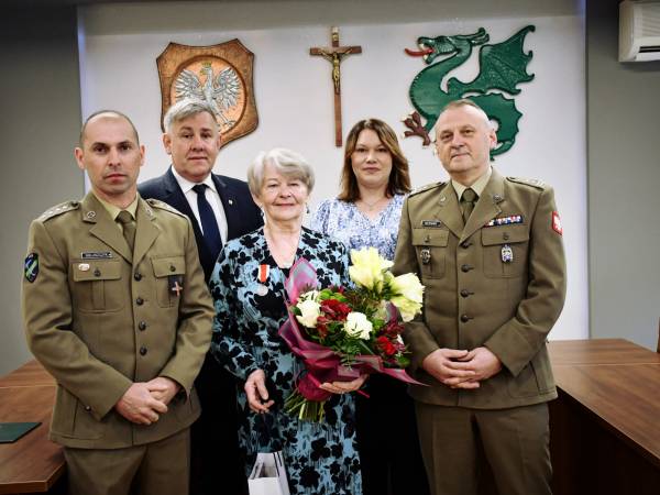 Uroczyste wręczenie medalu „Za zasługi dla obronności kraju” 