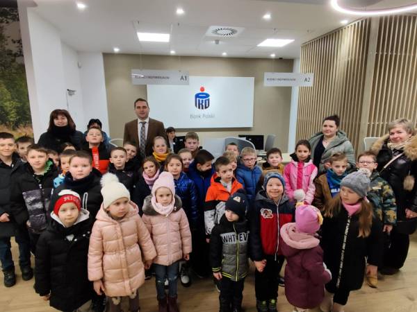 Szkoła w Kątach stawia na edukację finansową uczniów